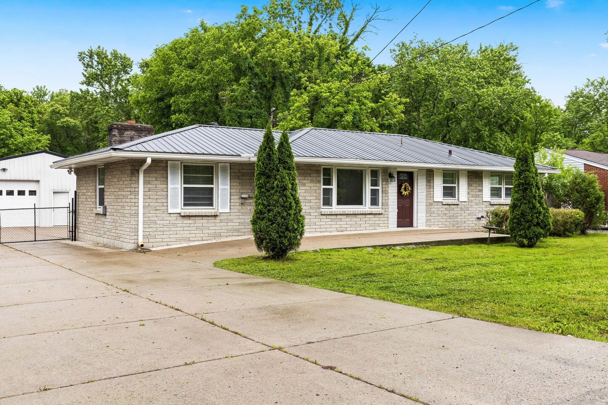 Home for sale in 3103 Lakeland Dr Nashville, TN