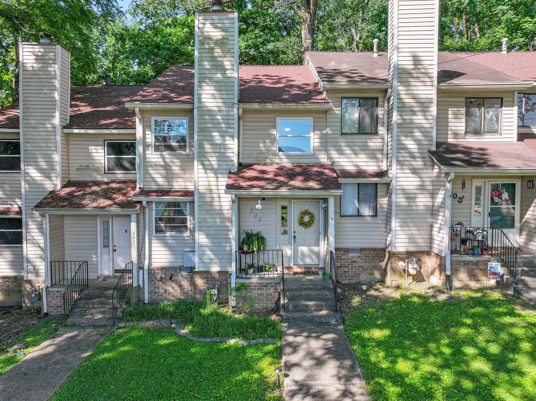 Home for sale in 305 Deerpoint Dr Hendersonville, TN