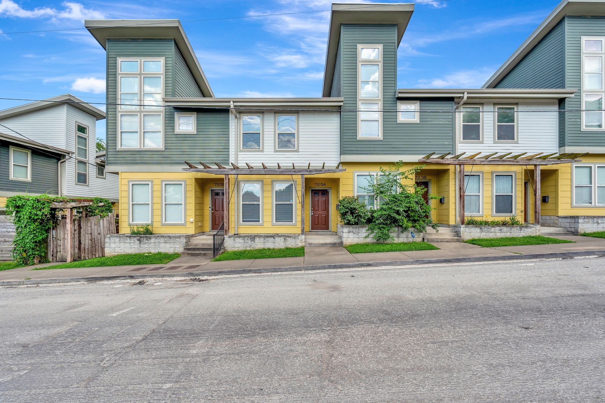 Home for sale in 725a Mcferrin Ave Nashville, TN