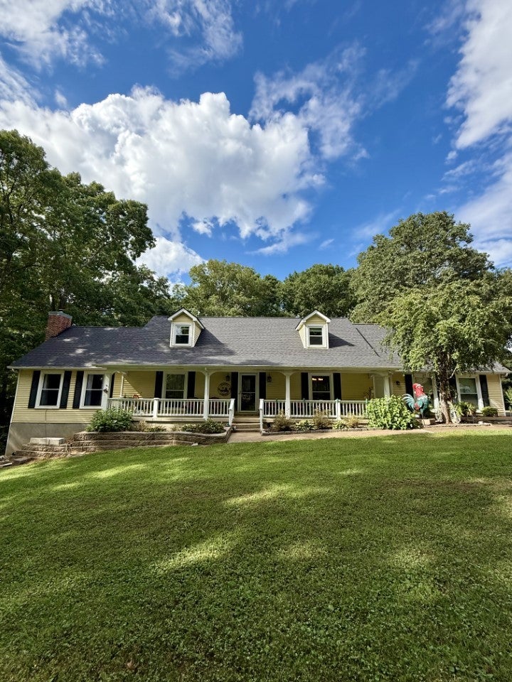 Home for sale in 2290 Grandview Dr W Lawrenceburg, TN