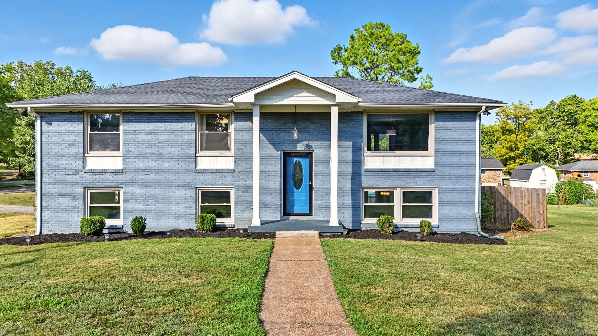 Home for sale in 117 Hepplewhite Dr Hendersonville, TN