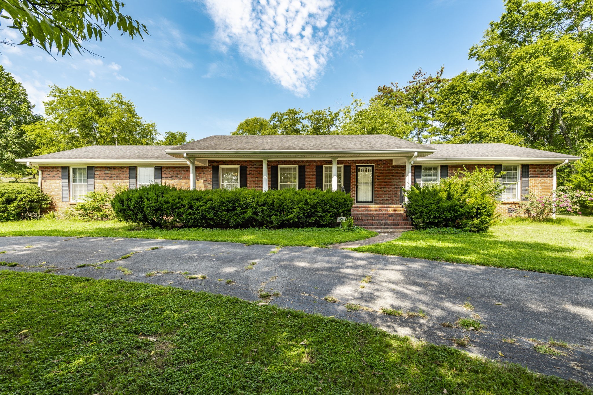 Home for sale in 550 Carolyn Ln Gallatin, TN