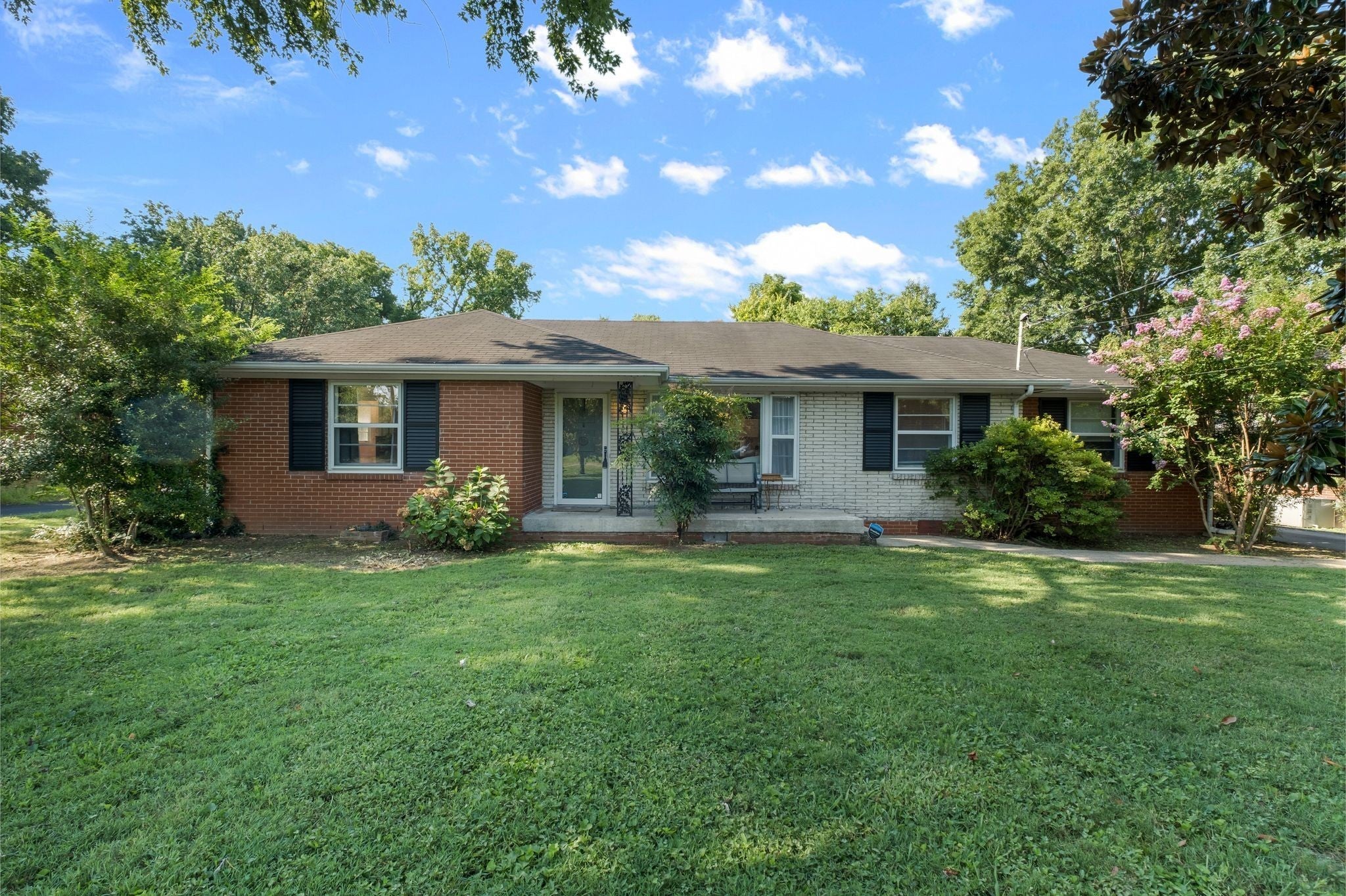 Home for sale in 2503 Midvale Dr Nashville, TN