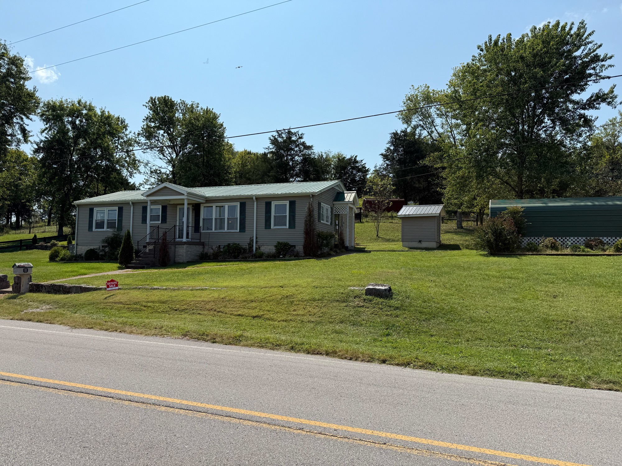 Home for sale in 636 W Old Alexandria Rd Watertown, TN