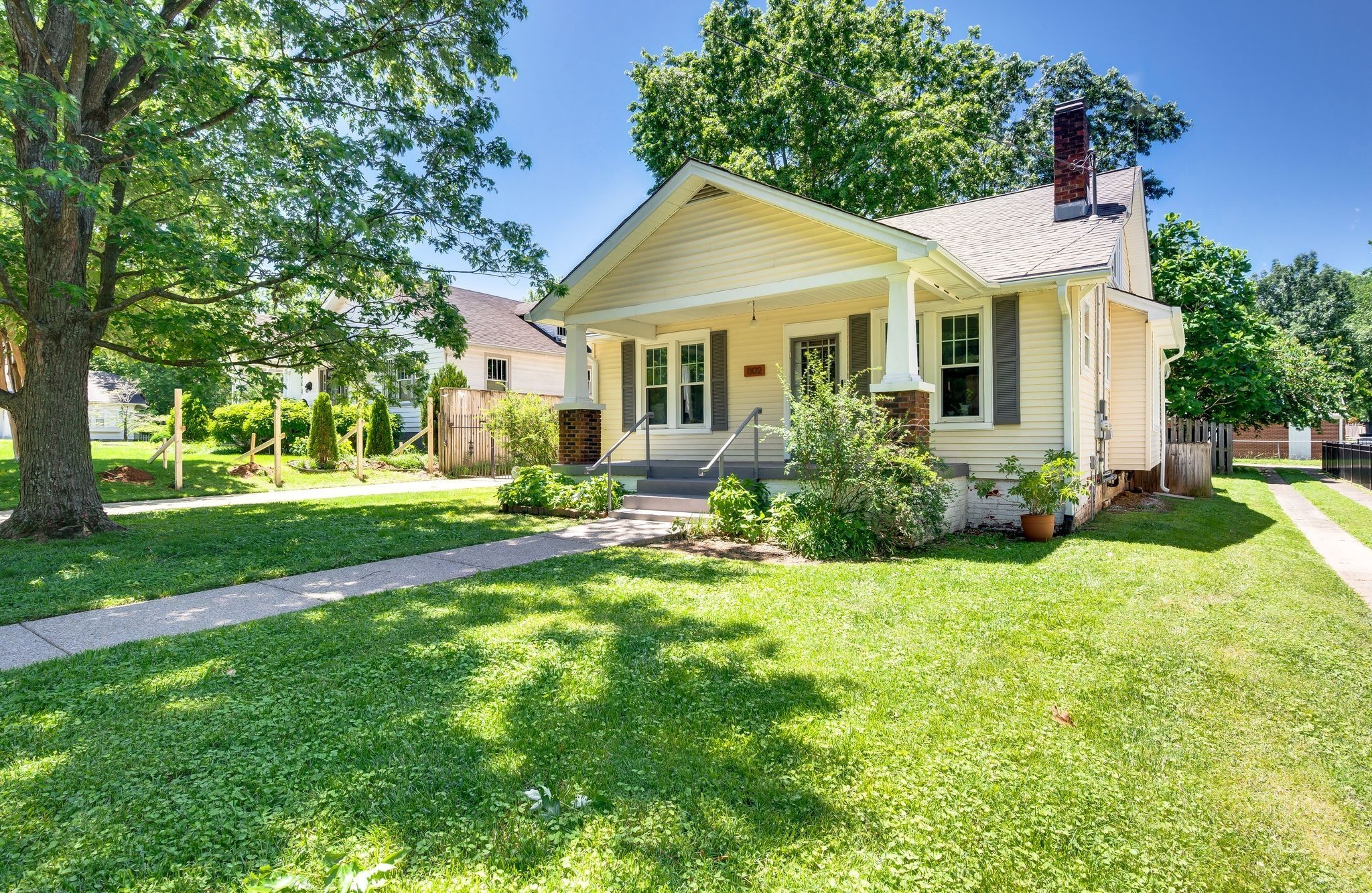 Home for sale in 802 N 16th St Nashville, TN
