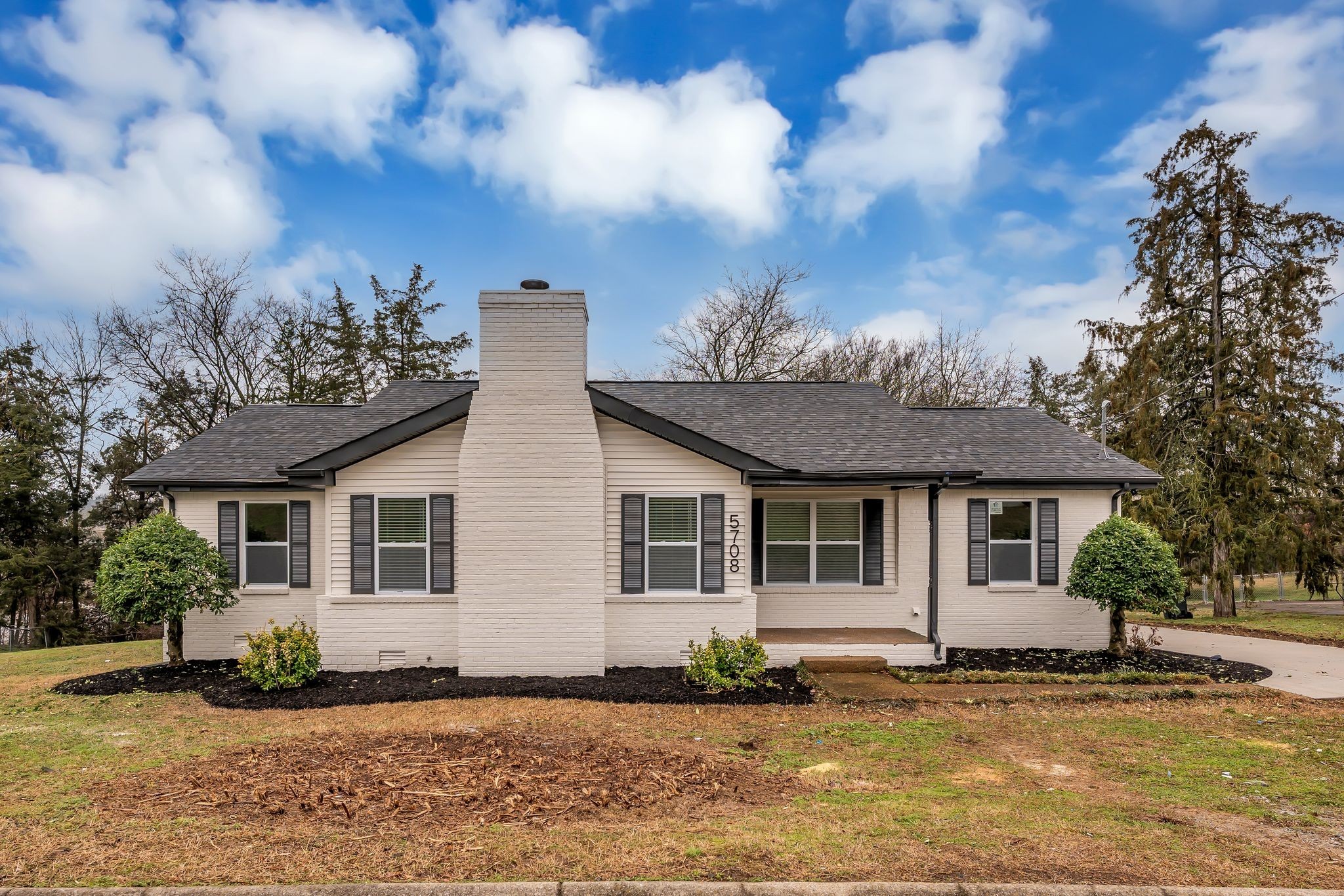 Home for sale in 5708 Ashmont Dr Nashville, TN