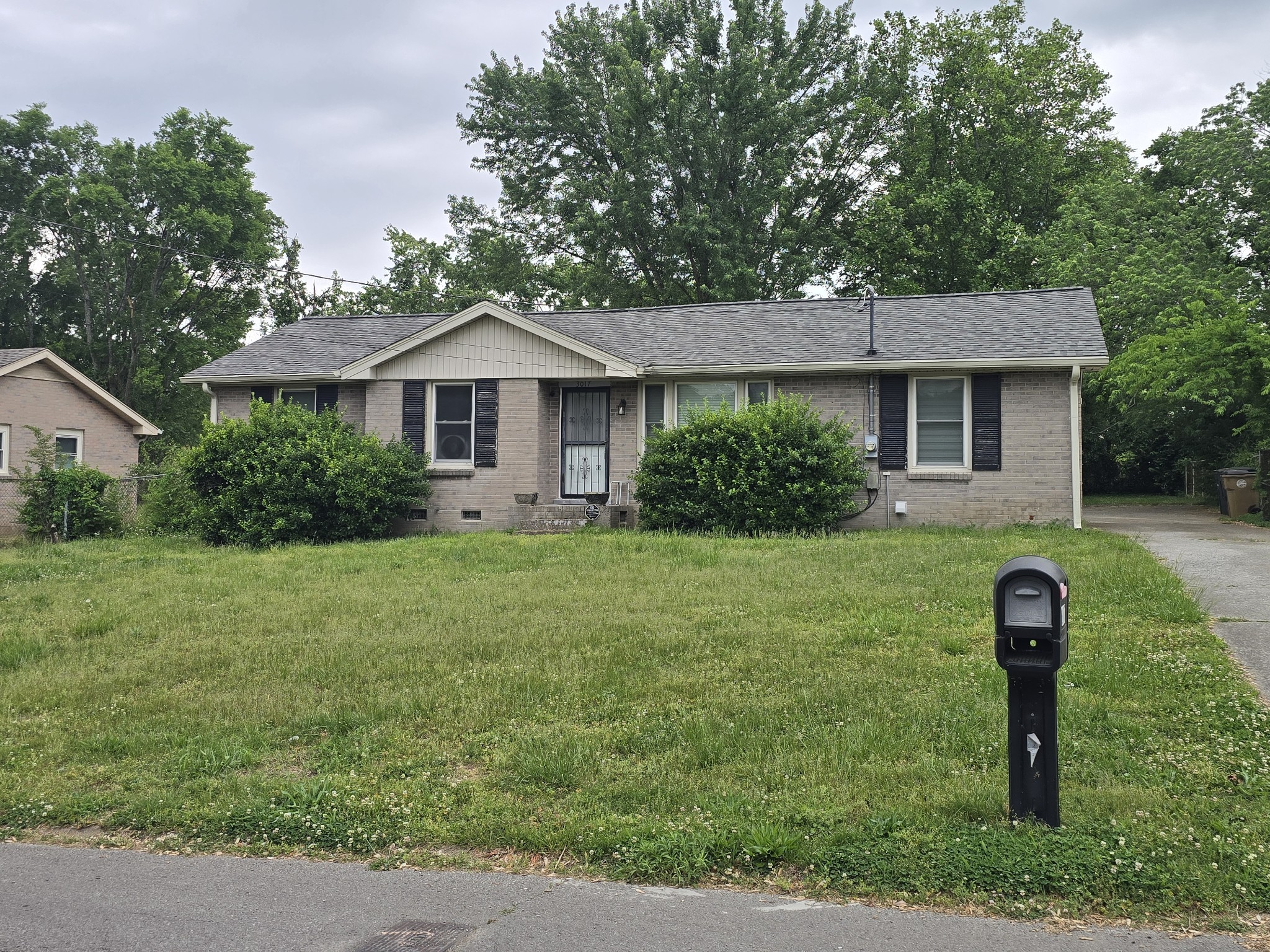 Home for sale in 3017 Buenaview Blvd Nashville, TN