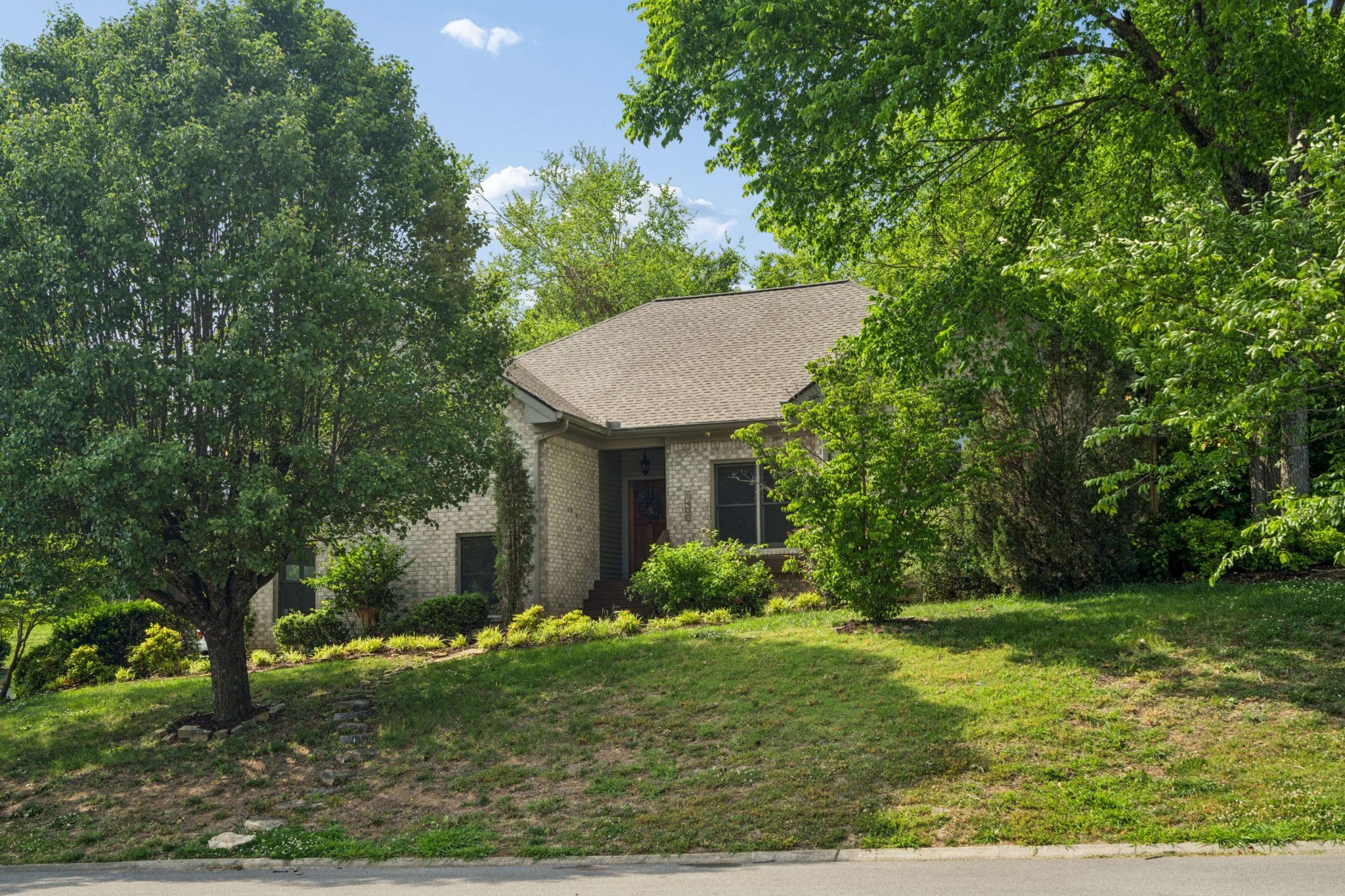 Home for sale in 1400 Calloway Ct Nashville, TN