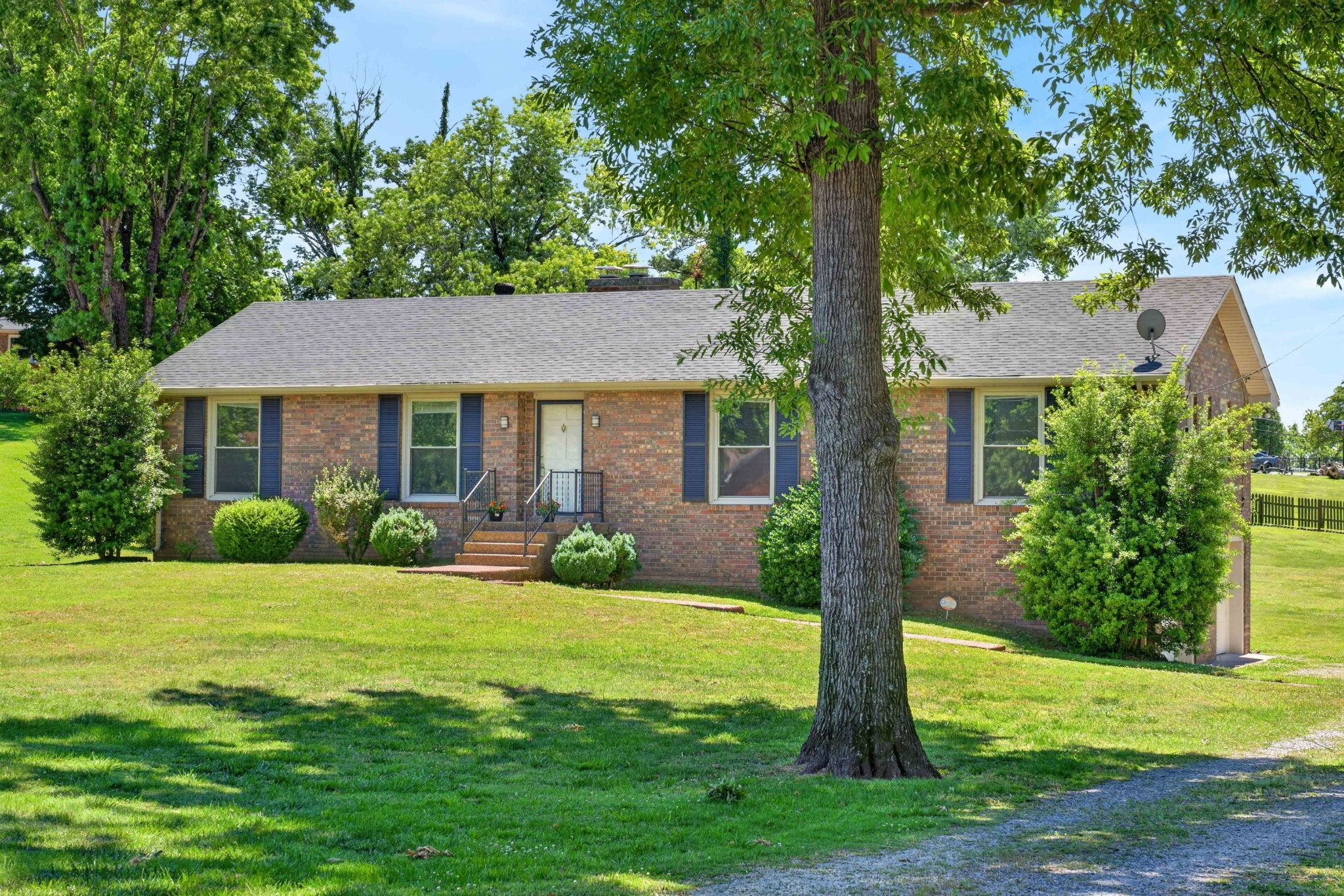 Home for sale in 259 Island Dr Hendersonville, TN