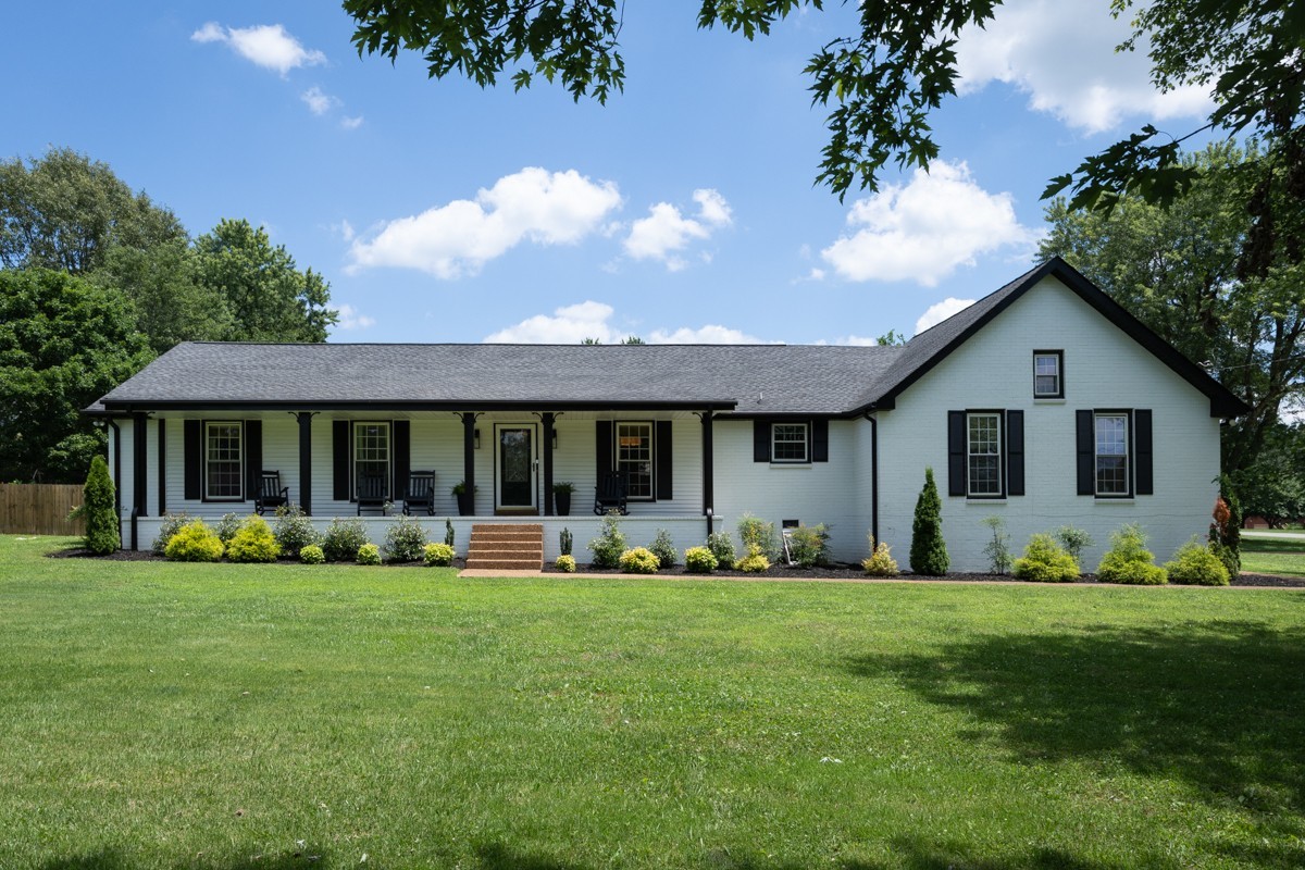Home for sale in 1014 Brookwood Dr Gallatin, TN