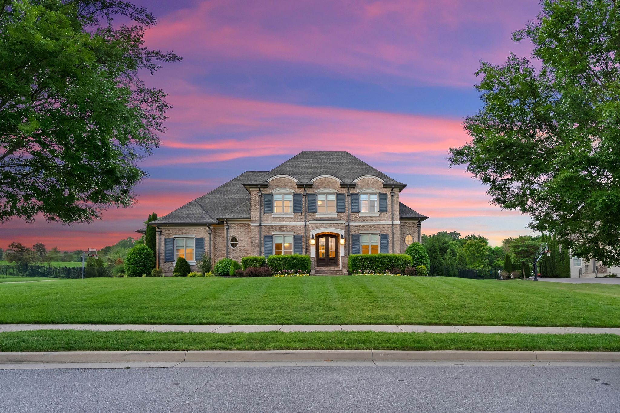 Home for sale in 9425 Big Horn Rdg Brentwood, TN