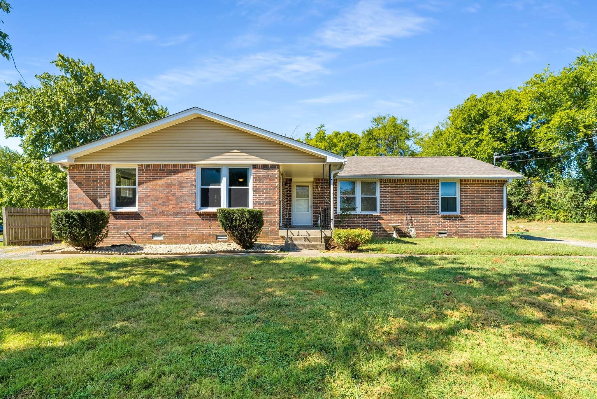 Home for sale in 282 Southburn Dr Hendersonville, TN