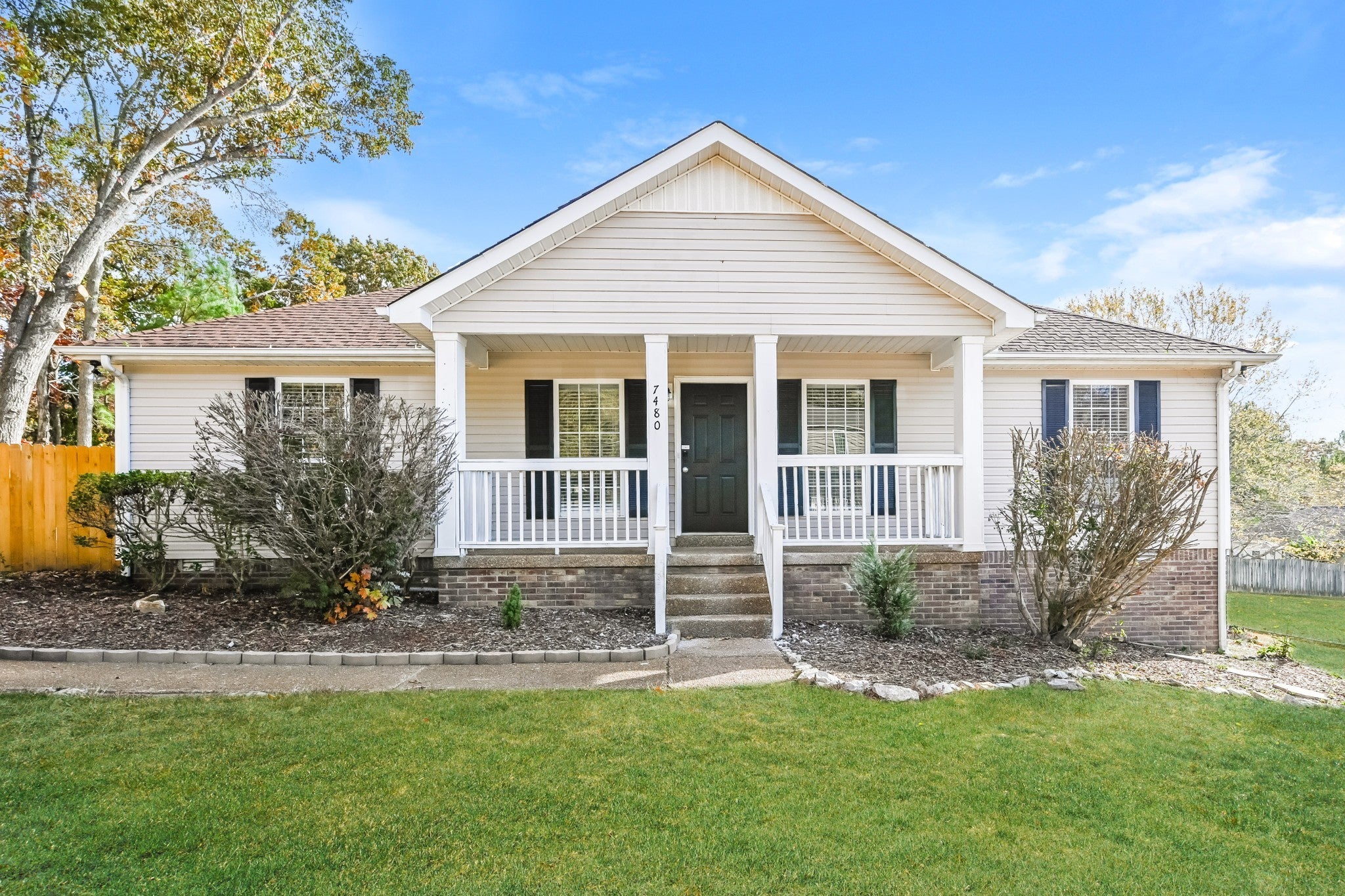 7480 Christopher St, Fairview MLS 2623108