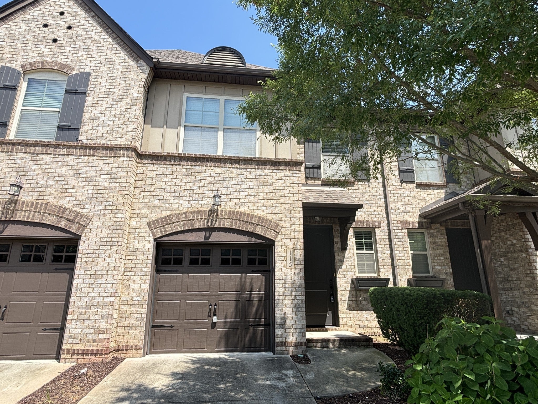 Home for sale in 115 Ambassador Pvt Cir Hendersonville, TN