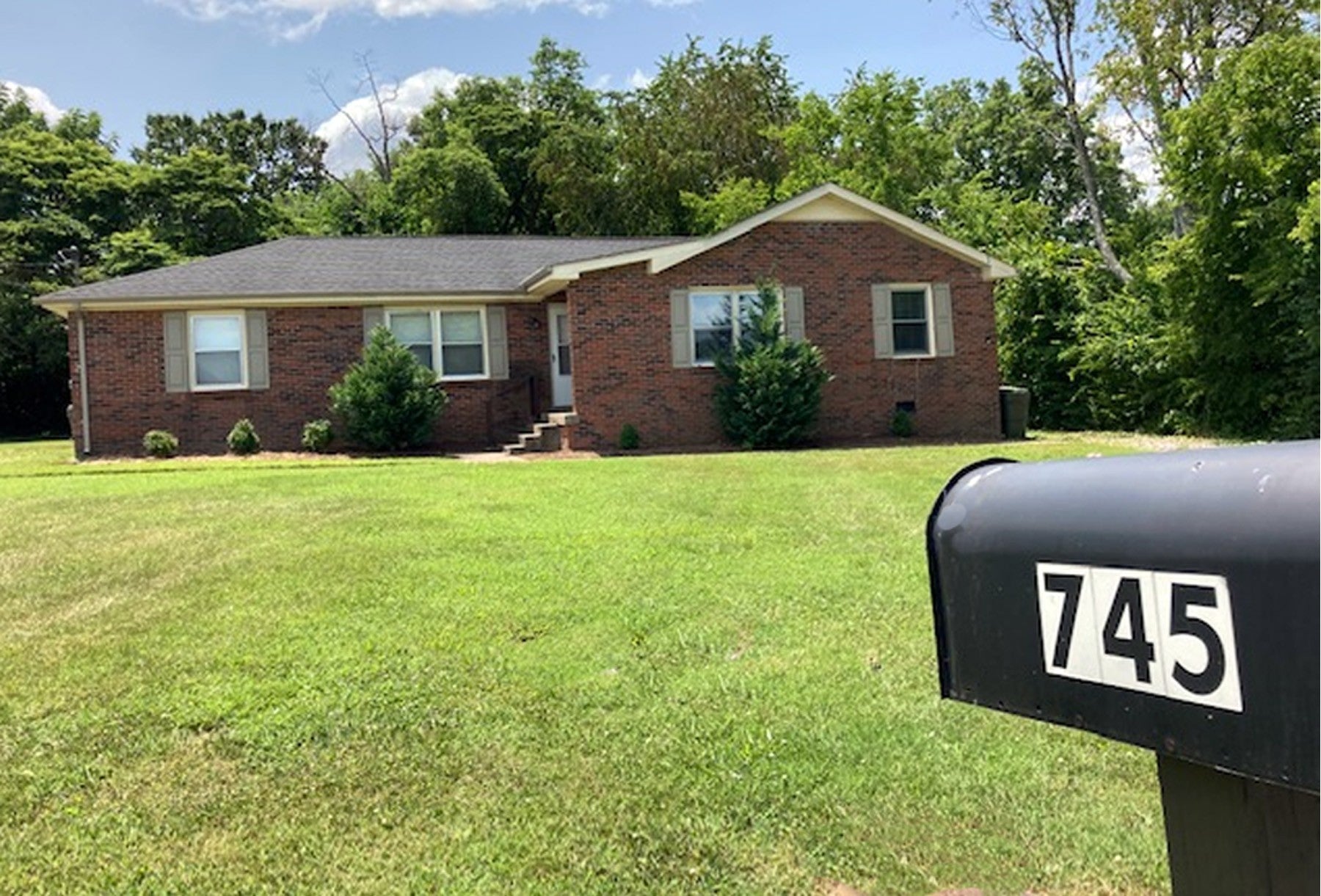 Home for sale in 745 Trail Dr Gallatin, TN