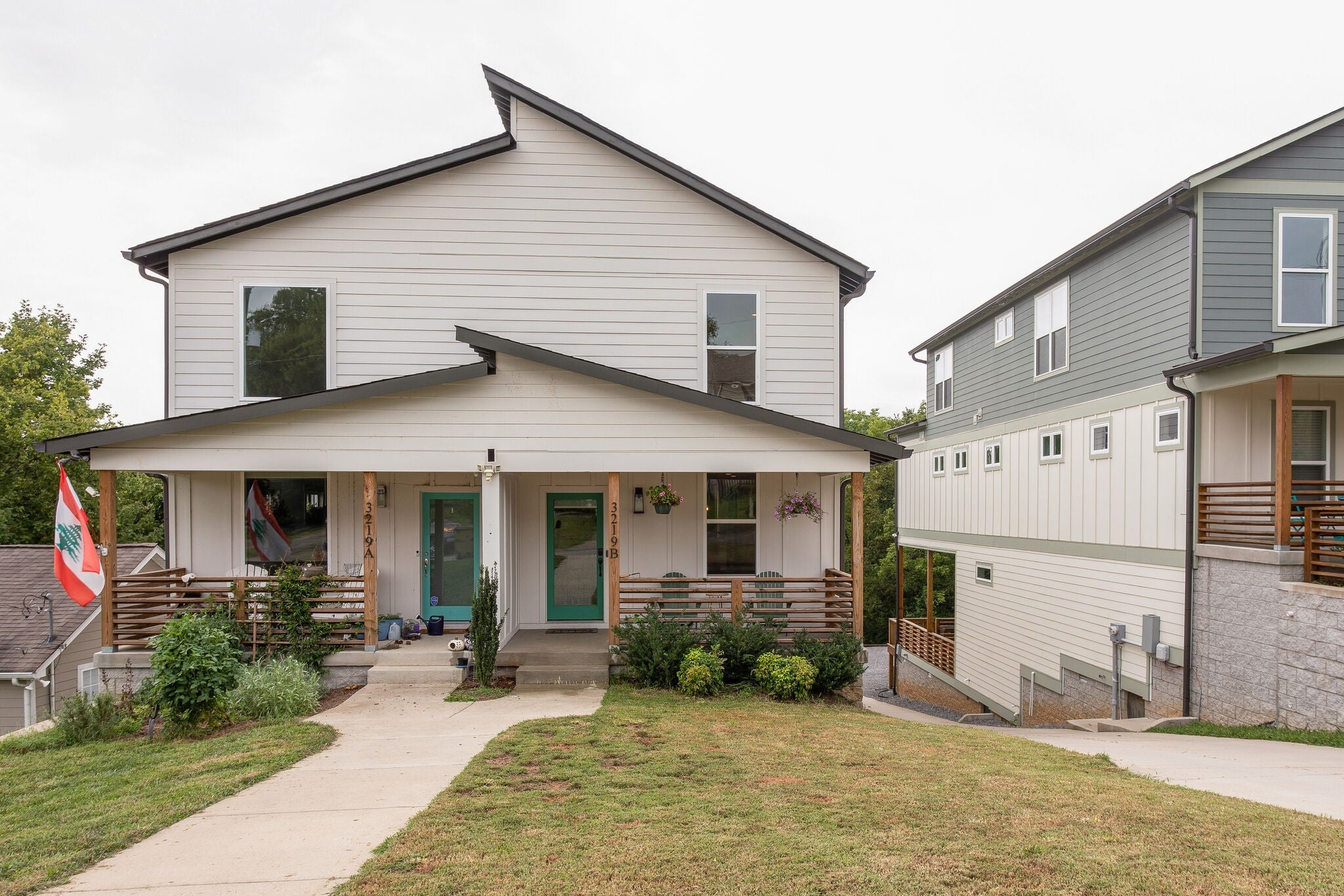 Home for sale in 3219b Lincoln Ave Nashville, TN