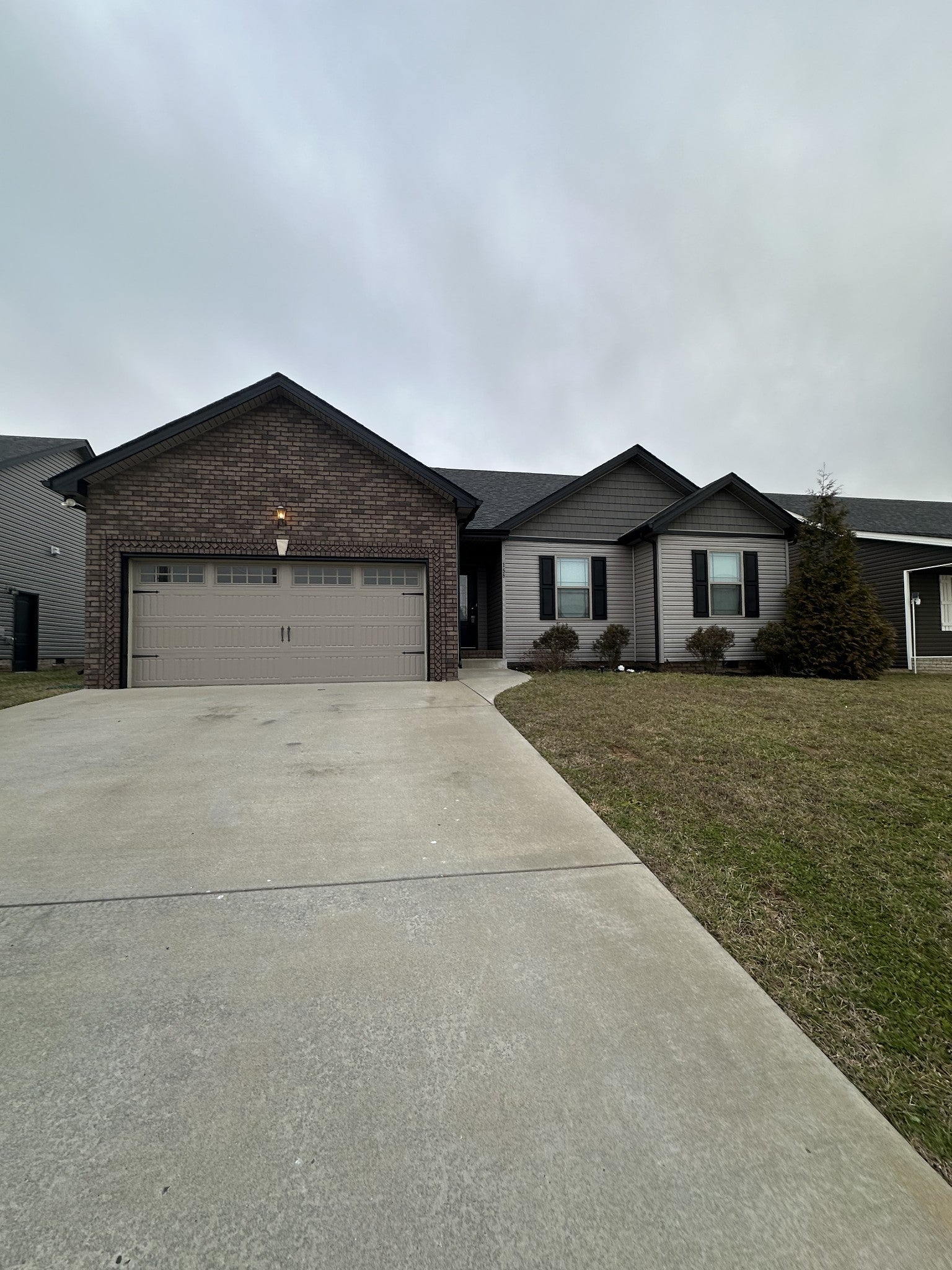 Oak Grove Real Estate - Residential Lease for sale