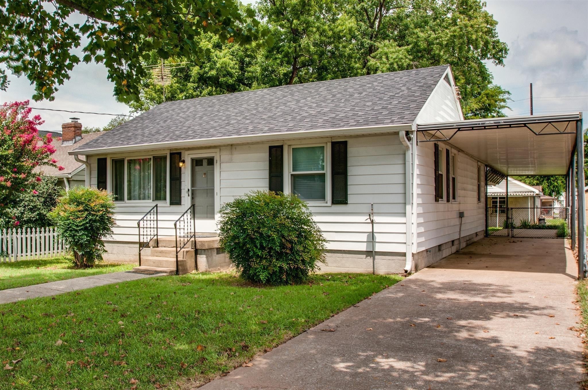Home for sale in 4904 Indiana Ave Nashville, TN