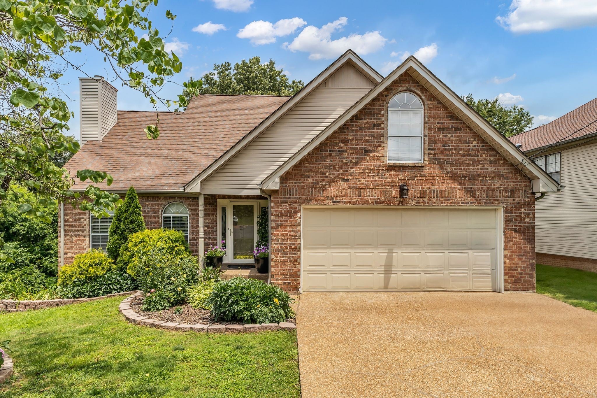 Home for sale in 604 Roundhill Pl Nashville, TN