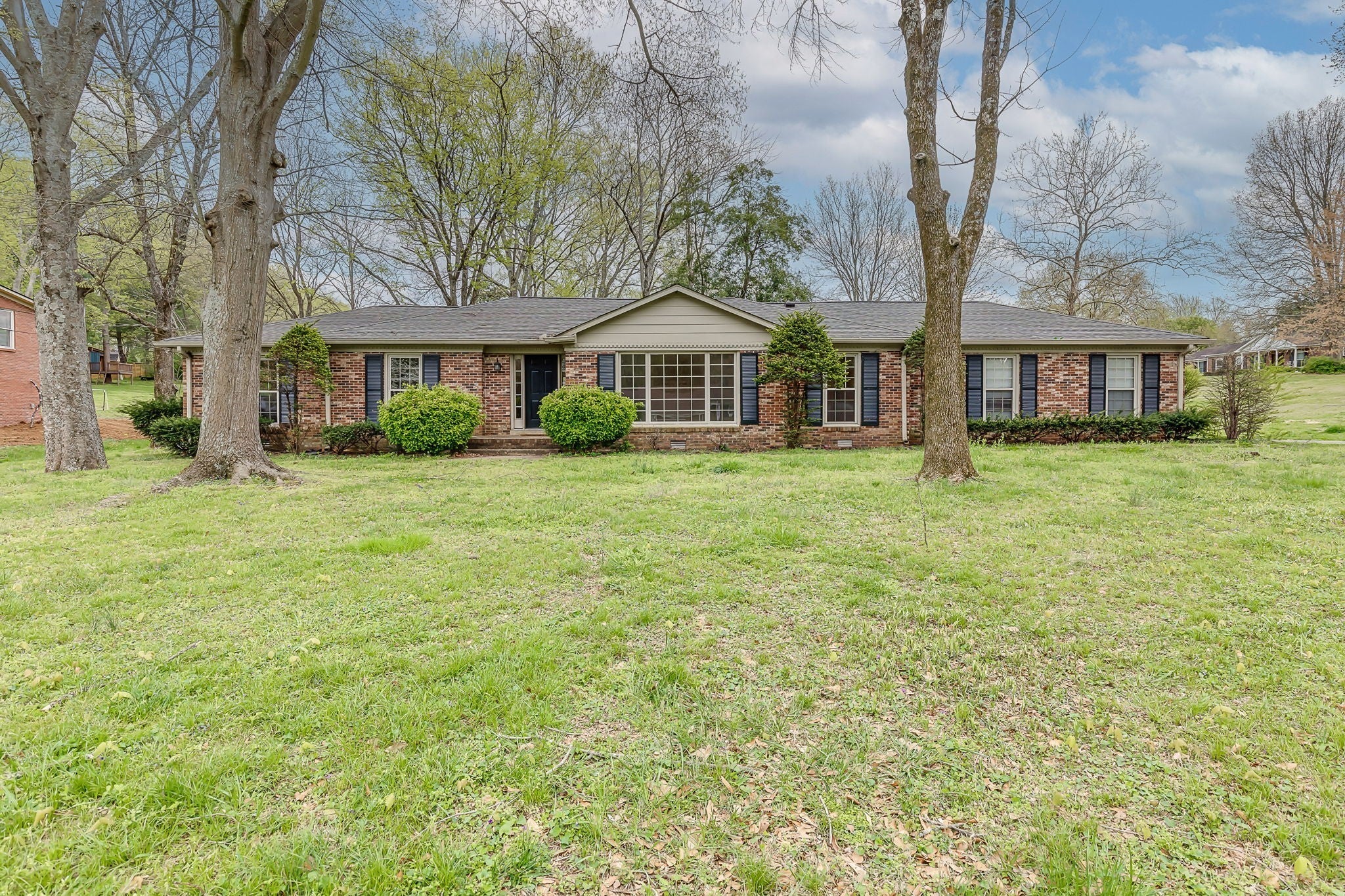 Brentwood Real Estate - Residential Lease for sale