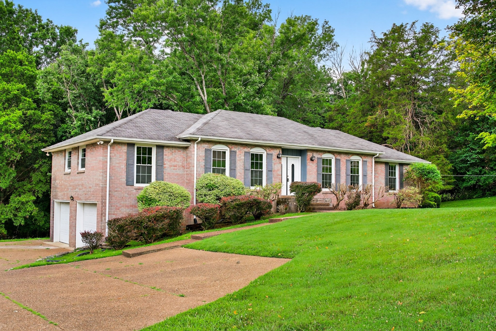 Home for sale in 121 Caldwell Drive Hendersonville, TN