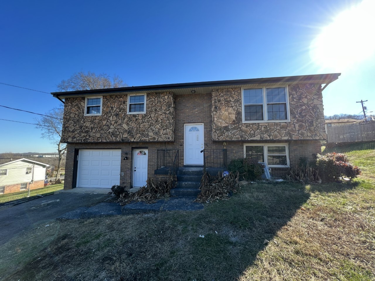Home for sale in 3045 Sunnyview Dr Nashville, TN