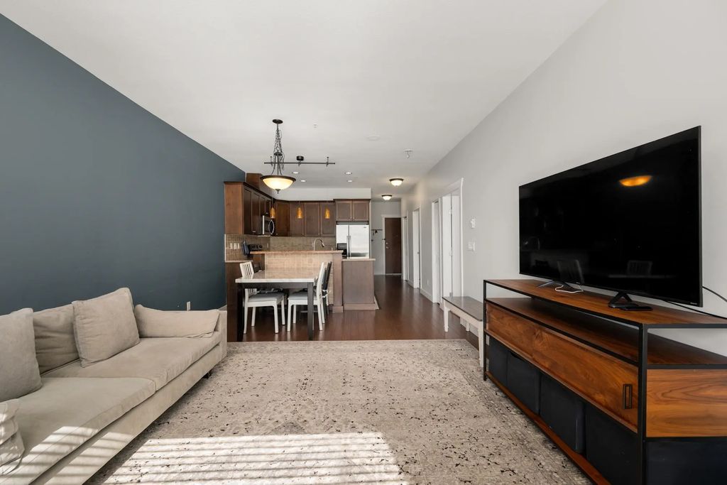 14333 104 Avenue 303, Surrey