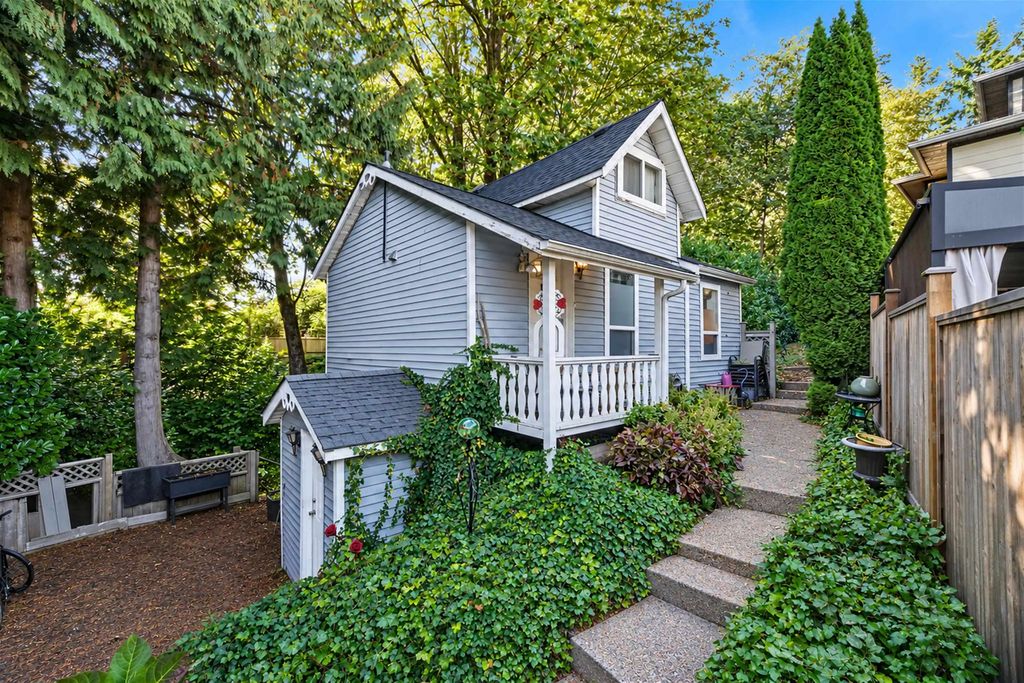 1004 Delestre Avenue, Coquitlam