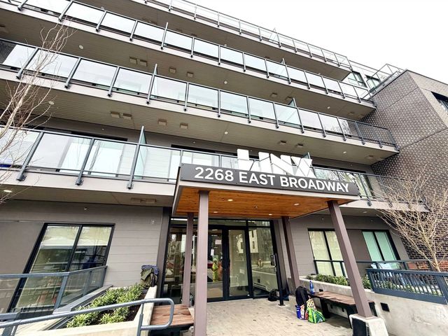 2268 E Broadway 105, Vancouver