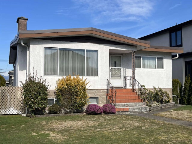 2435 E 49th Avenue, Vancouver