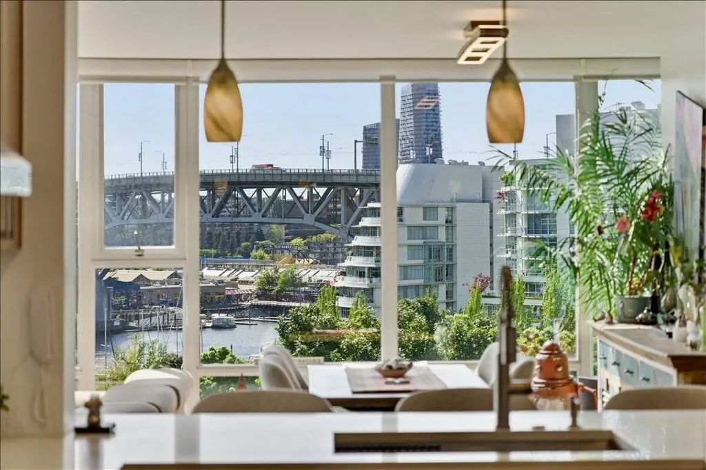 455 Beach Crescent 803, Vancouver