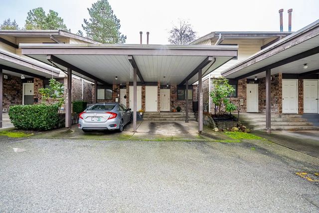 7447 140 Street 239, Surrey