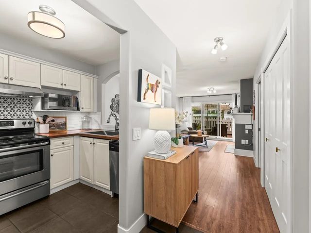 5900 Dover Crescent 117, Richmond