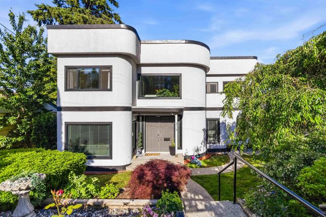 212 N Sea Avenue, Burnaby