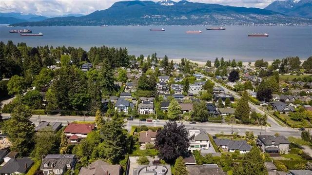 4674 W 4th Avenue, Vancouver