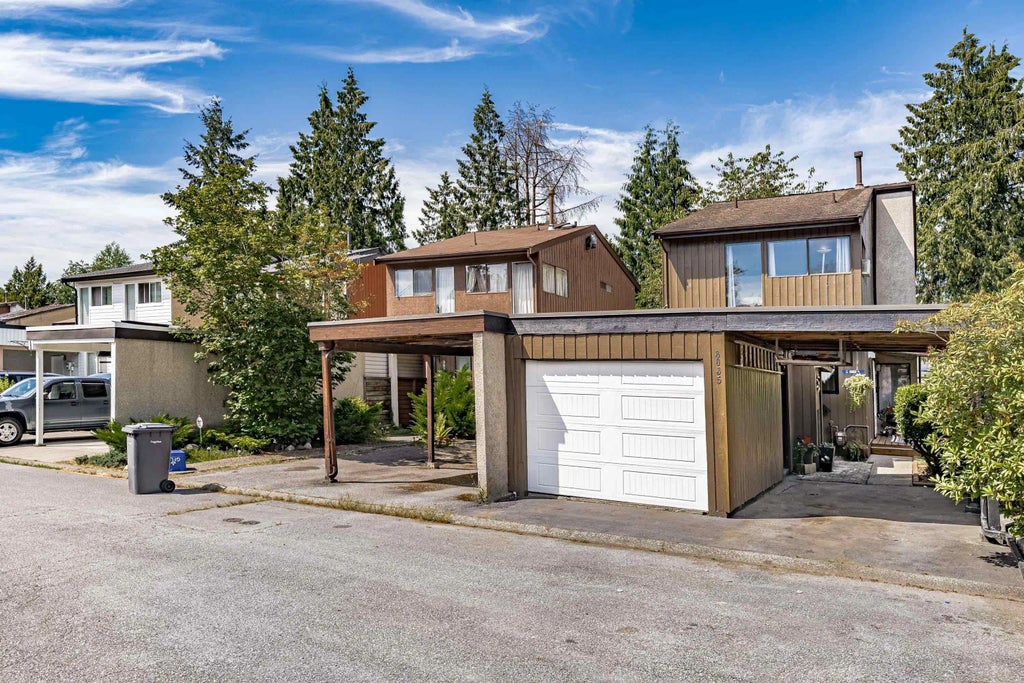 3035 Ashbrook Place, Coquitlam