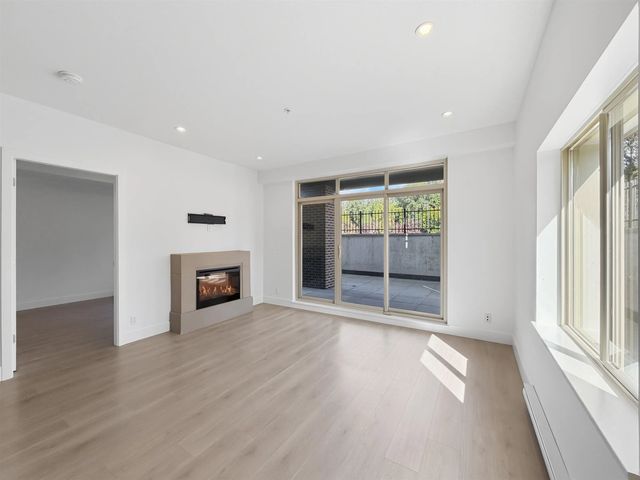 1273 Marine Drive 204, North Vancouver