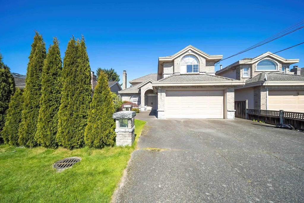 8671 Saunders Road, Richmond