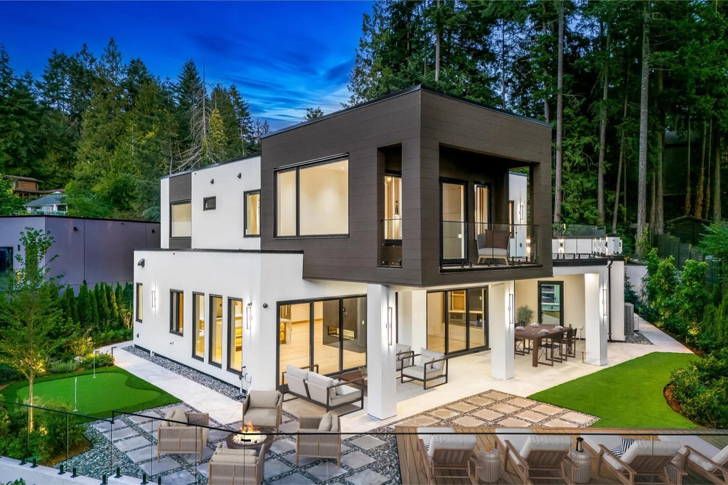 5773 Primrose Place, West Vancouver