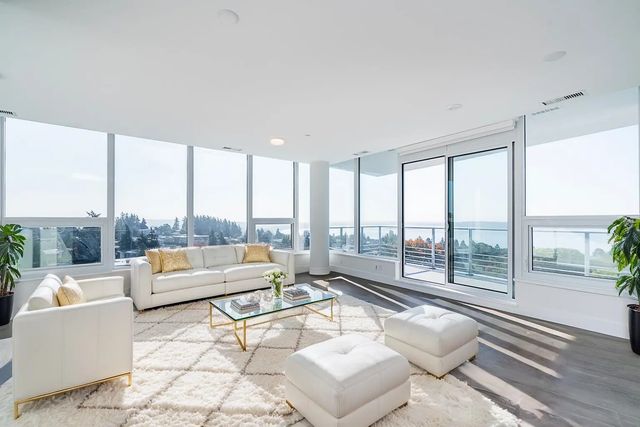 1342 Johnston Road 804, White Rock