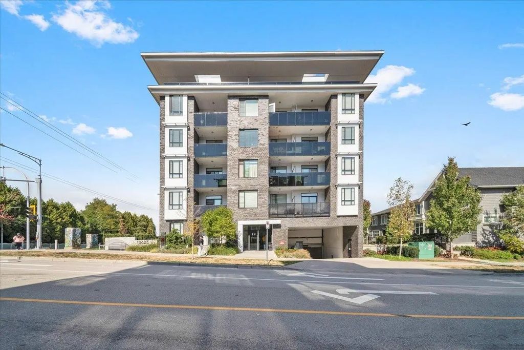 13623 81a Avenue 401, Surrey