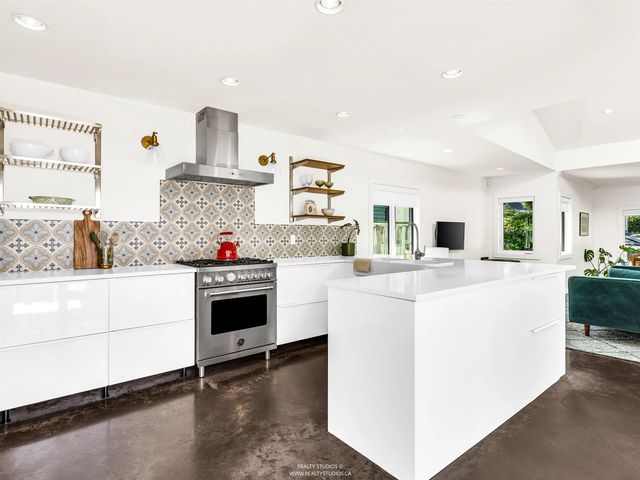 1348 Enderby Avenue, Delta