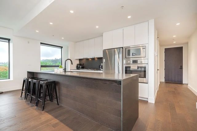 83 Moody Street 309, Port Moody