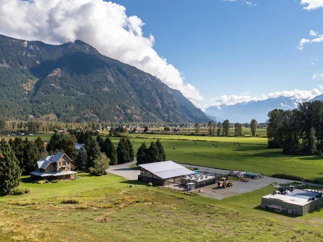 8891 Pemberton Meadows Road, Pemberton