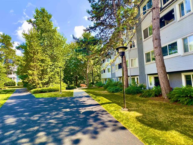 9890 Manchester Drive 303, Burnaby