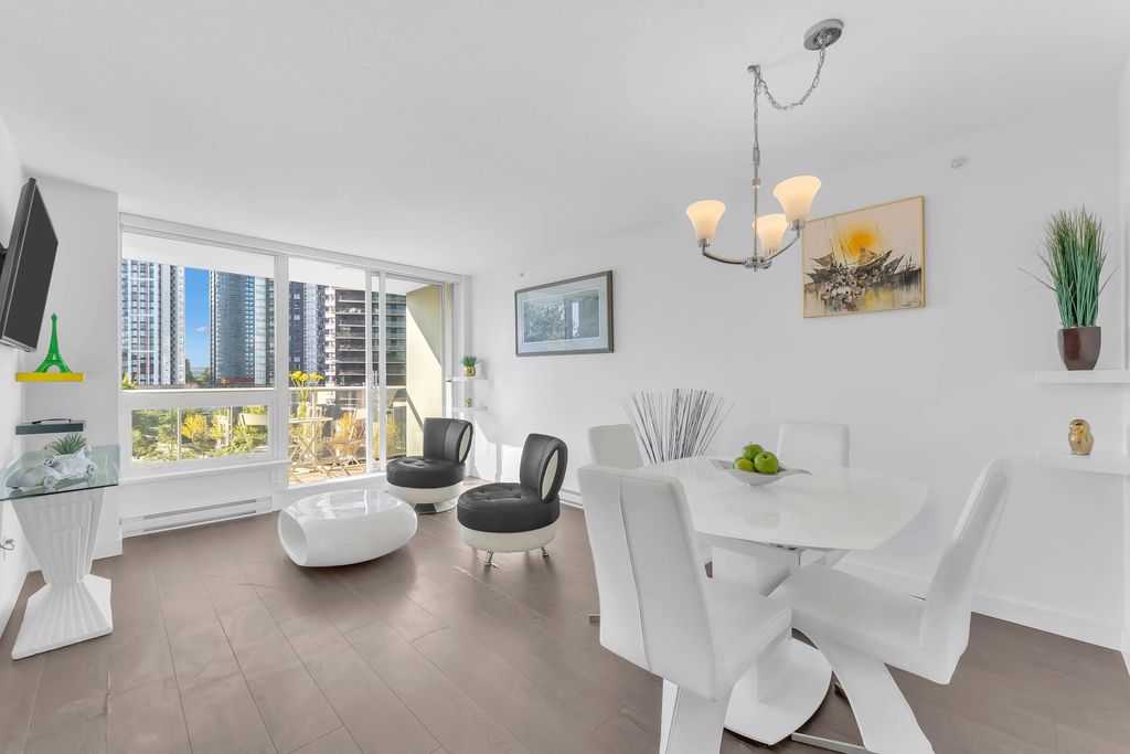13696 100 Avenue 703, Surrey