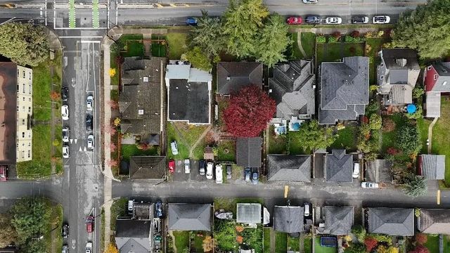 313 E 13th Street, North Vancouver