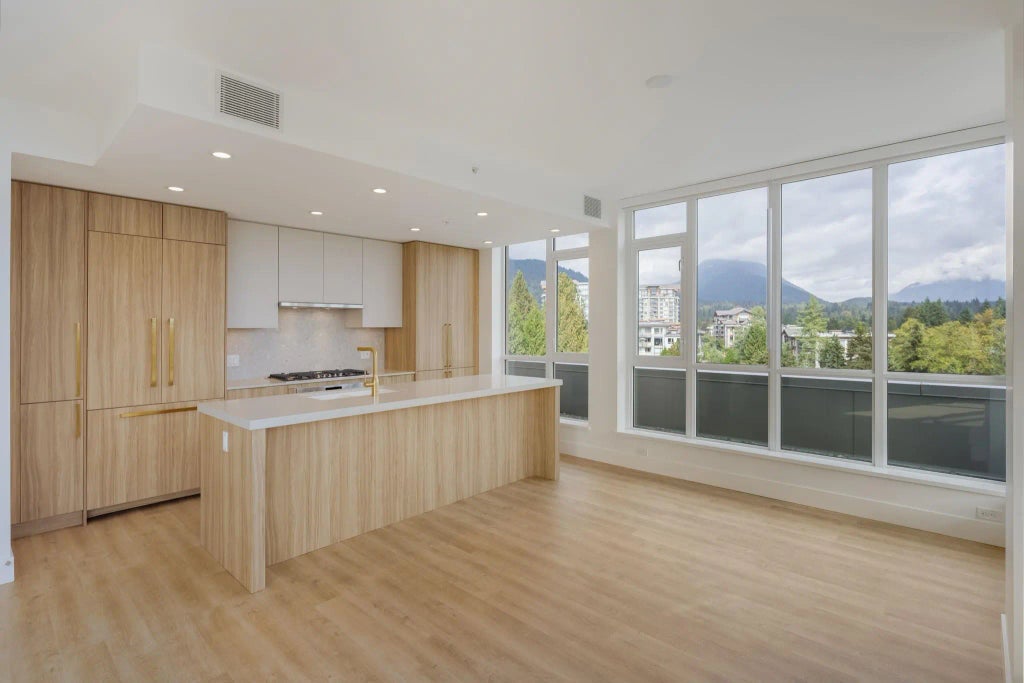 2385 Emery Court 704, North Vancouver