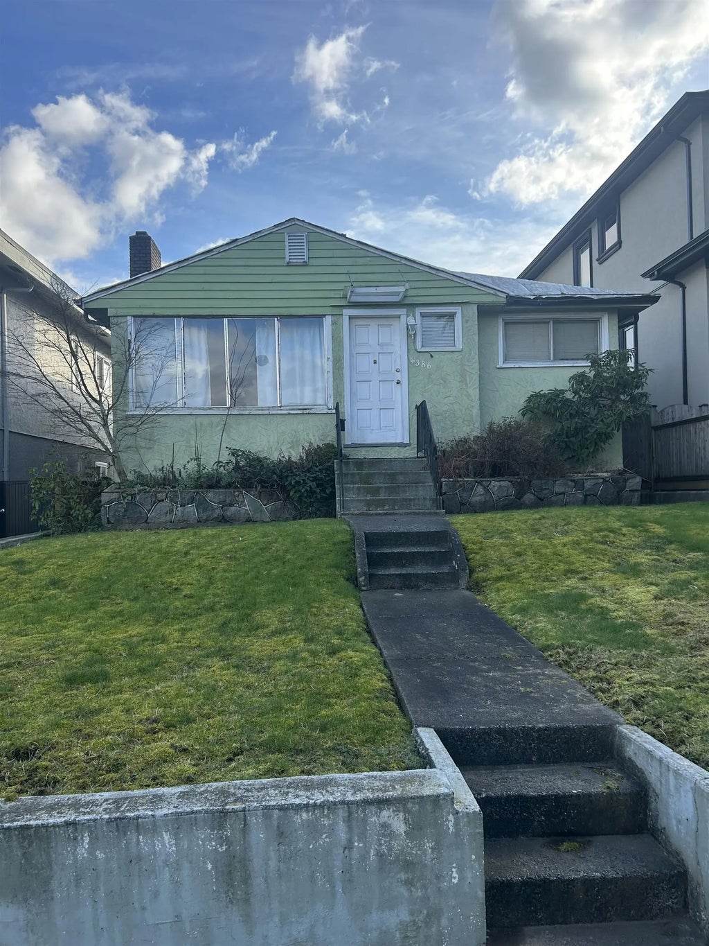 4386 Oxford Street, Burnaby