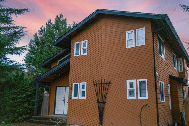 15112 96 Avenue, Surrey